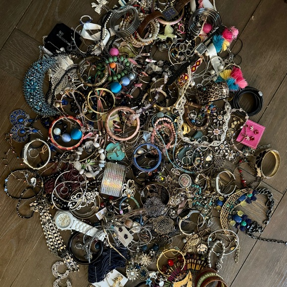 1 pound mystery jewelry bag - Picture 1 of 3